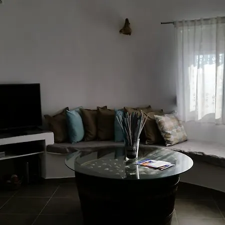 Abelomilos Exclusive * Imerovigli (Santorini)