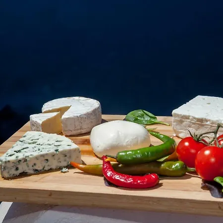 ابلميلوس اكسيكلوزيف شقة